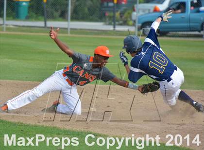 Thumbnail 1 in Mount Dora vs Umatilla  (FHSAA Class 5A District 13 Senifinal) photogallery.