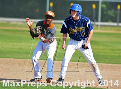 Thumbnail 3 in Mount Dora vs Umatilla  (FHSAA Class 5A District 13 Senifinal) photogallery.