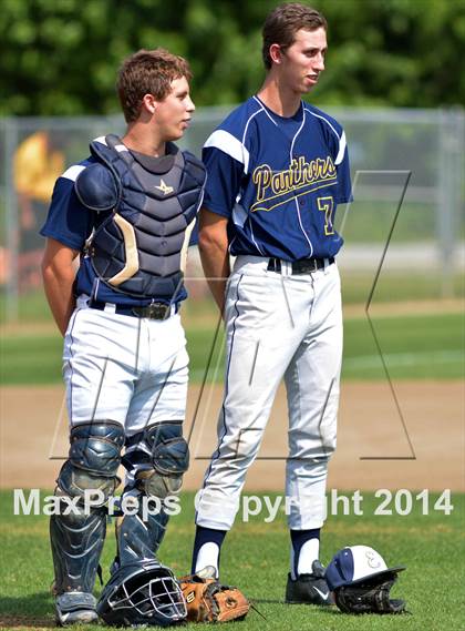 Thumbnail 2 in Mount Dora vs Umatilla  (FHSAA Class 5A District 13 Senifinal) photogallery.