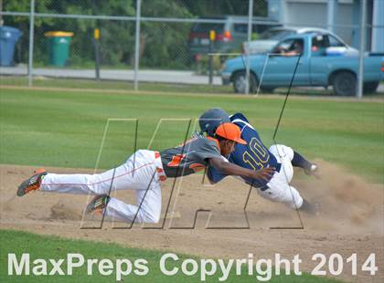 Thumbnail 2 in Mount Dora vs Umatilla  (FHSAA Class 5A District 13 Senifinal) photogallery.