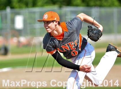 Thumbnail 2 in Mount Dora vs Umatilla  (FHSAA Class 5A District 13 Senifinal) photogallery.