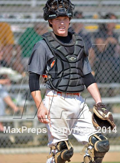 Thumbnail 2 in Mount Dora vs Umatilla  (FHSAA Class 5A District 13 Senifinal) photogallery.