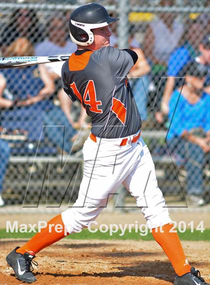 Thumbnail 2 in Mount Dora vs Umatilla  (FHSAA Class 5A District 13 Senifinal) photogallery.
