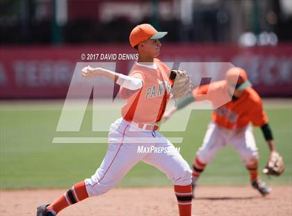 Thumbnail 2 in Porterville vs. Highland (CIF CS D3 Final) photogallery.