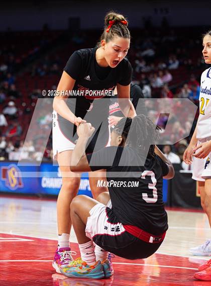 Thumbnail 2 in Omaha Westside vs. Bellevue West (NSAA Class A Semifinal) photogallery.