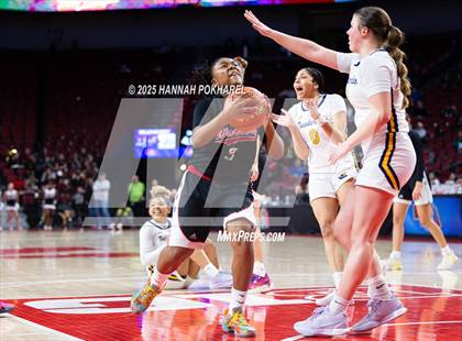 Thumbnail 1 in Omaha Westside vs. Bellevue West (NSAA Class A Semifinal) photogallery.