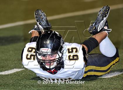 Thumbnail 2 in Crawford vs. Blue Ridge (UIL 2A Division 1 Region 2 Area Playoff) photogallery.