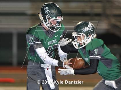 Thumbnail 3 in Crawford vs. Blue Ridge (UIL 2A Division 1 Region 2 Area Playoff) photogallery.