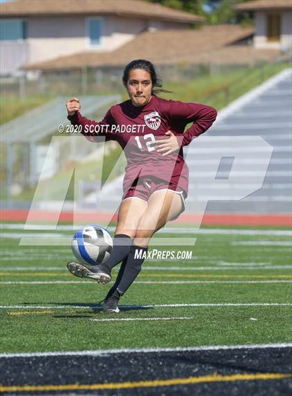 Thumbnail 3 in Rancho Buena Vista vs. Escondido (CIF SDS D4 Final) photogallery.