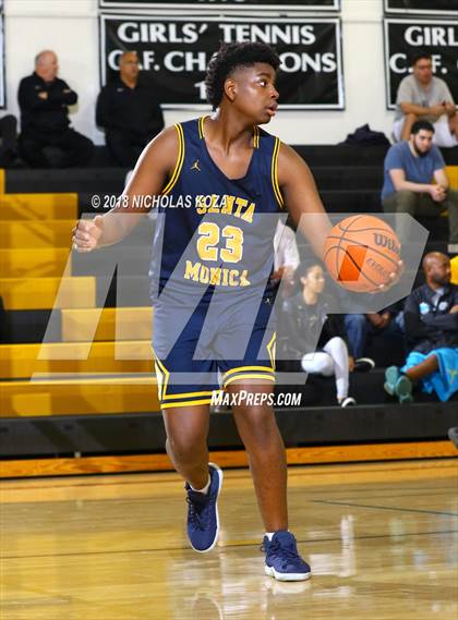 Thumbnail 1 in West Torrance vs. Santa Monica (Bishop Montgomery Shootout) photogallery.