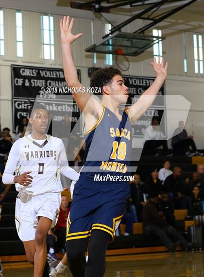 Thumbnail 2 in West Torrance vs. Santa Monica (Bishop Montgomery Shootout) photogallery.