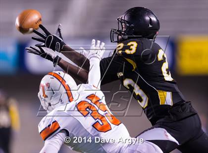 Thumbnail 1 in Roy vs. Timpview (UHSAA 4A Final) photogallery.