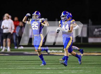 Thumbnail 2 in Brock vs. Wall (UIL 3A Bi-District) photogallery.