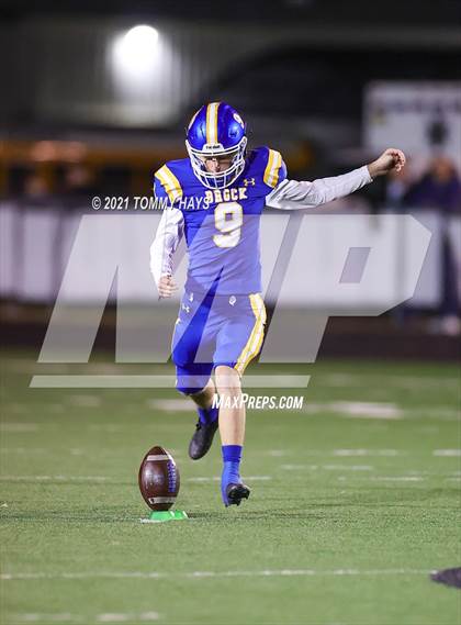 Thumbnail 3 in Brock vs. Wall (UIL 3A Bi-District) photogallery.