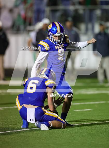 Thumbnail 3 in Brock vs. Wall (UIL 3A Bi-District) photogallery.