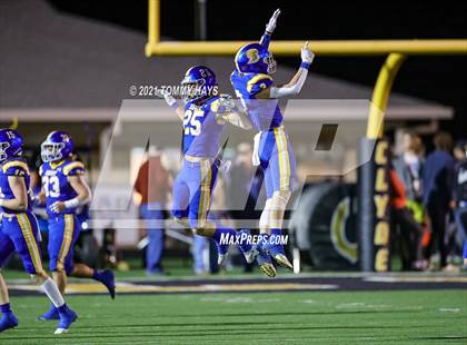 Thumbnail 3 in Brock vs. Wall (UIL 3A Bi-District) photogallery.