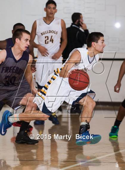 Thumbnail 2 in Turlock vs. Freedom photogallery.
