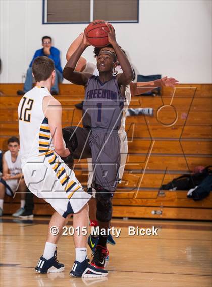 Thumbnail 2 in Turlock vs. Freedom photogallery.