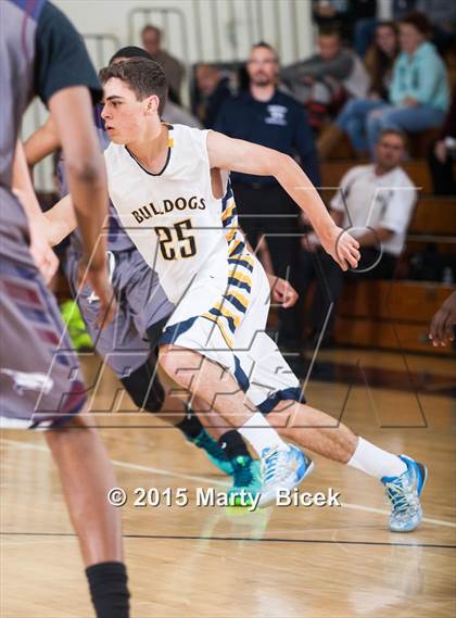 Thumbnail 2 in Turlock vs. Freedom photogallery.