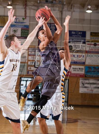 Thumbnail 2 in Turlock vs. Freedom photogallery.