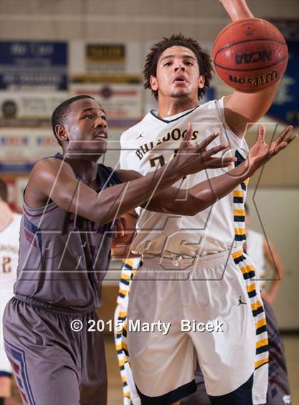 Thumbnail 2 in Turlock vs. Freedom photogallery.