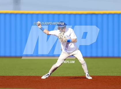 Thumbnail 1 in Liberty-Eylau vs. Gunter (UIL 3A Region 2 Div 1 Region Finals) photogallery.