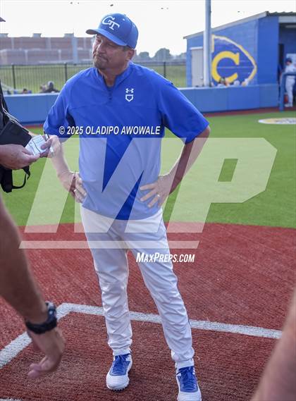 Thumbnail 3 in Liberty-Eylau vs. Gunter (UIL 3A Region 2 Div 1 Region Finals) photogallery.