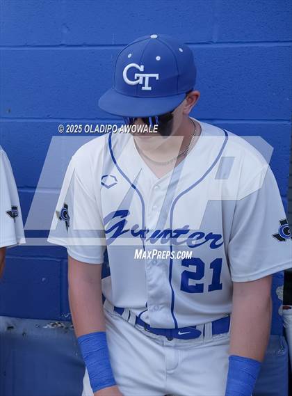 Thumbnail 3 in Liberty-Eylau vs. Gunter (UIL 3A Region 2 Div 1 Region Finals) photogallery.