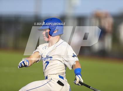 Thumbnail 1 in Liberty-Eylau vs. Gunter (UIL 3A Region 2 Div 1 Region Finals) photogallery.