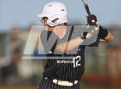 Thumbnail 3 in Liberty-Eylau vs. Gunter (UIL 3A Region 2 Div 1 Region Finals) photogallery.