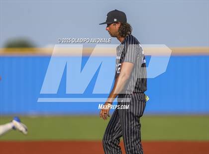 Thumbnail 3 in Liberty-Eylau vs. Gunter (UIL 3A Region 2 Div 1 Region Finals) photogallery.