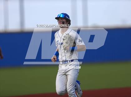 Thumbnail 3 in Liberty-Eylau vs. Gunter (UIL 3A Region 2 Div 1 Region Finals) photogallery.
