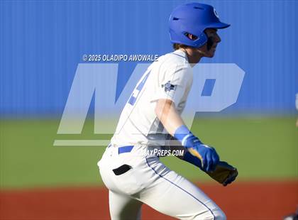 Thumbnail 2 in Liberty-Eylau vs. Gunter (UIL 3A Region 2 Div 1 Region Finals) photogallery.