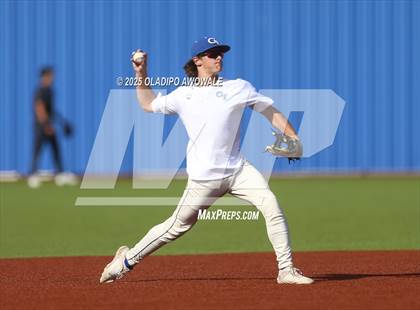 Thumbnail 3 in Liberty-Eylau vs. Gunter (UIL 3A Region 2 Div 1 Region Finals) photogallery.