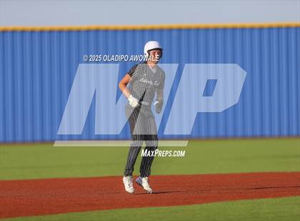 Thumbnail 1 in Liberty-Eylau vs. Gunter (UIL 3A Region 2 Div 1 Region Finals) photogallery.