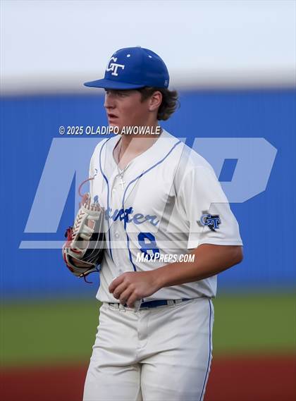 Thumbnail 2 in Liberty-Eylau vs. Gunter (UIL 3A Region 2 Div 1 Region Finals) photogallery.
