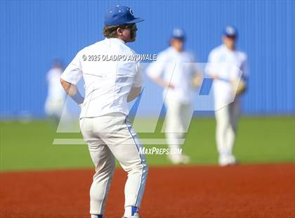 Thumbnail 3 in Liberty-Eylau vs. Gunter (UIL 3A Region 2 Div 1 Region Finals) photogallery.