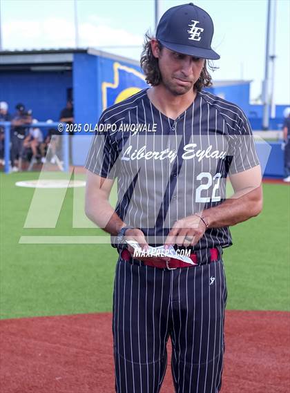 Thumbnail 1 in Liberty-Eylau vs. Gunter (UIL 3A Region 2 Div 1 Region Finals) photogallery.