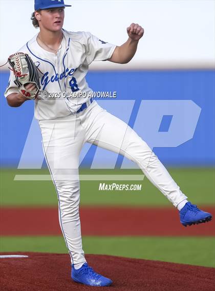 Thumbnail 1 in Liberty-Eylau vs. Gunter (UIL 3A Region 2 Div 1 Region Finals) photogallery.