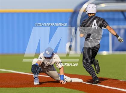 Thumbnail 3 in Liberty-Eylau vs. Gunter (UIL 3A Region 2 Div 1 Region Finals) photogallery.