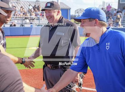 Thumbnail 2 in Liberty-Eylau vs. Gunter (UIL 3A Region 2 Div 1 Region Finals) photogallery.