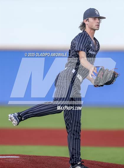 Thumbnail 3 in Liberty-Eylau vs. Gunter (UIL 3A Region 2 Div 1 Region Finals) photogallery.
