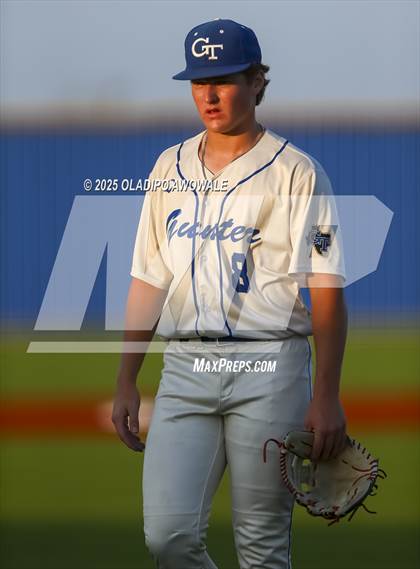 Thumbnail 1 in Liberty-Eylau vs. Gunter (UIL 3A Region 2 Div 1 Region Finals) photogallery.