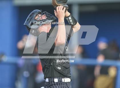 Thumbnail 3 in Liberty-Eylau vs. Gunter (UIL 3A Region 2 Div 1 Region Finals) photogallery.
