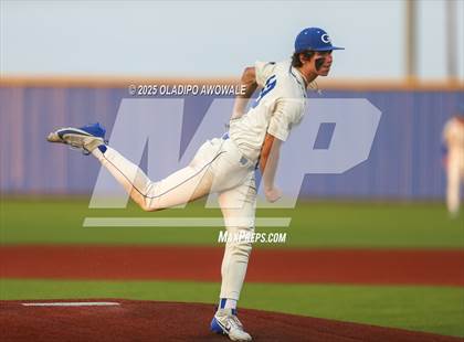 Thumbnail 2 in Liberty-Eylau vs. Gunter (UIL 3A Region 2 Div 1 Region Finals) photogallery.