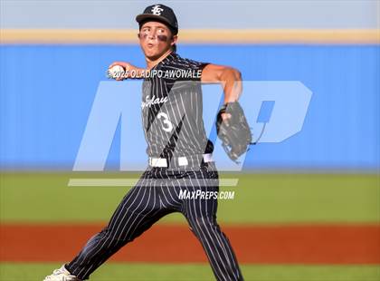 Thumbnail 2 in Liberty-Eylau vs. Gunter (UIL 3A Region 2 Div 1 Region Finals) photogallery.