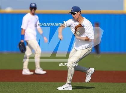 Thumbnail 1 in Liberty-Eylau vs. Gunter (UIL 3A Region 2 Div 1 Region Finals) photogallery.