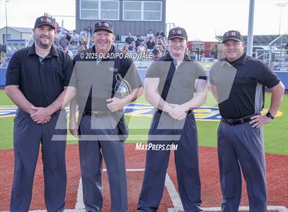Thumbnail 3 in Liberty-Eylau vs. Gunter (UIL 3A Region 2 Div 1 Region Finals) photogallery.