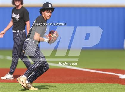 Thumbnail 2 in Liberty-Eylau vs. Gunter (UIL 3A Region 2 Div 1 Region Finals) photogallery.