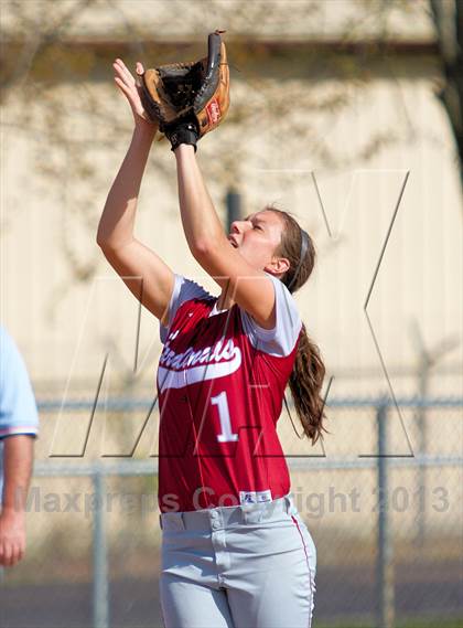 Thumbnail 2 in East Jackson vs. Michigan Center photogallery.